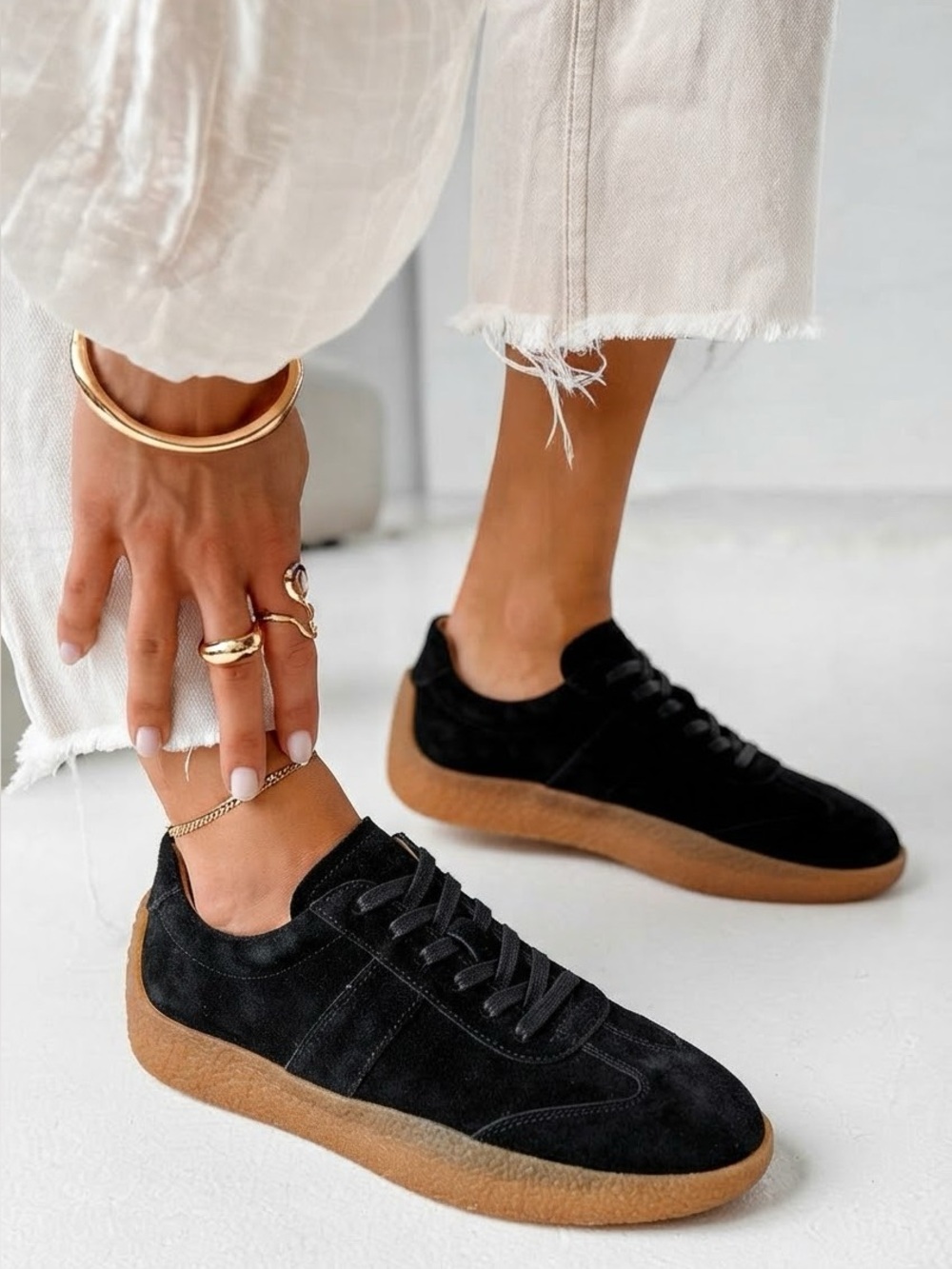 NEW Clarks Originals Milligan Suede Runner in Black Suede Size 8.5